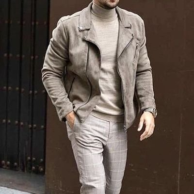 RaviKum90933169's profile picture. वो अक्सर मेरे चेहरे को चूम लेती है 
जिनके मैं पैर छूने के भी काबिल नहीं