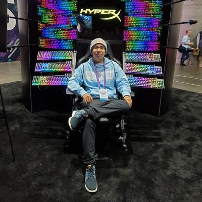 Yolisters's profile picture. When will the voices in my head just stop and let me rest?

Graphic Designer // Twitch Affiliate // Full Time Gamer, Part Time Memer