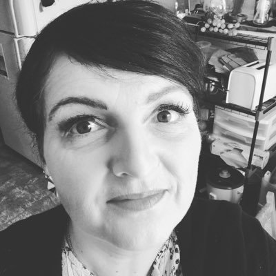 mcdikkes's profile picture. chef apprentice, graphic recorder, makeup artist