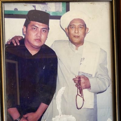 Pengagum & Pecinta Nabi Muhammad SAW | NKRI-Pancasila Jaya | Ketua INF - Islam Nusantara Foundation | Warga NU | Ayahnya Asya, Azza & Alma |