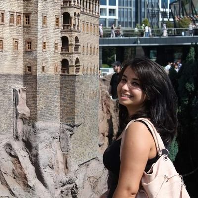 ebrugllglr's profile picture. okur-yazar-çizer-konuşur-ağlar-güler ölesine karışık biri .. :P