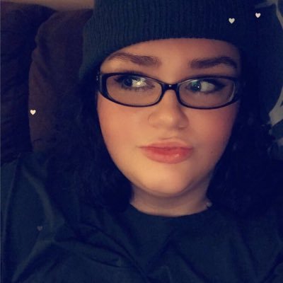 Just a small town teen tryna grow into the worlds queen 👑 I’m taking donations for the broke hoe charity (my other account I got locked out of so sorry)