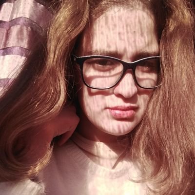 Eu sou a Marisa
Tenho 19 anos
Damo #02