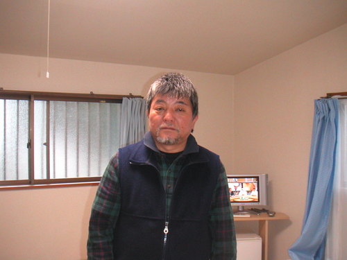 genichii1202's profile picture. 夏は海の家のおやじで、下手なギターと酒と料理が好きな爺です。