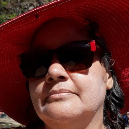 Soy el resultado de África  y Europa pero me siento taina.
Activo por conservavar el agua
 denunciando la deforestacion.