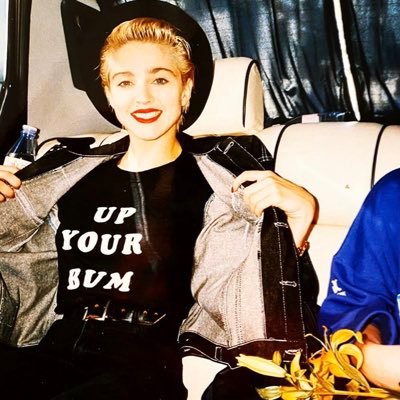 twentythree77's profile picture. gay married. homo american. wiener dog enthusiast. concerned citizen.