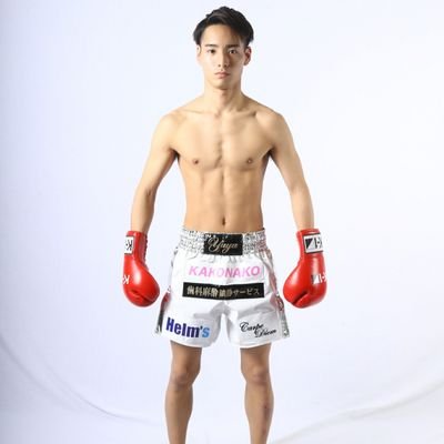 24歳

キックボクシング　　　
インストラクター&プロキックボクサー