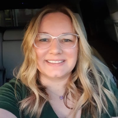 MyVryCrftyLife's profile picture. 