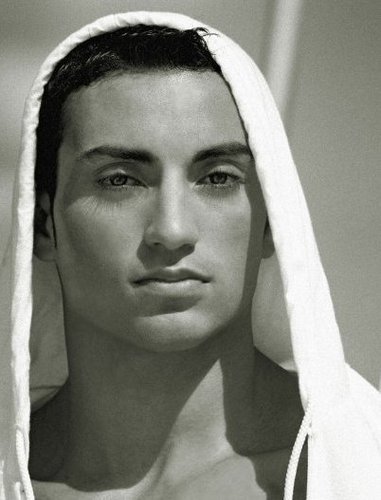 GVfashionStyle's profile picture. Fashion Stylist Columnist gv@gerardvallecello.com  @upscalelivingmg