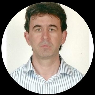 Okurum, kendime notlar düşer, paylaşırım..
