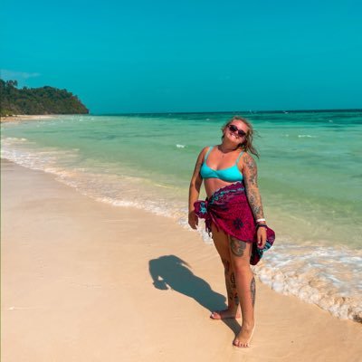 20-something millennial budget adventuring her life away | Creator of https://t.co/Tx37tJK25C | #TravelBlogger #ExploreNY
