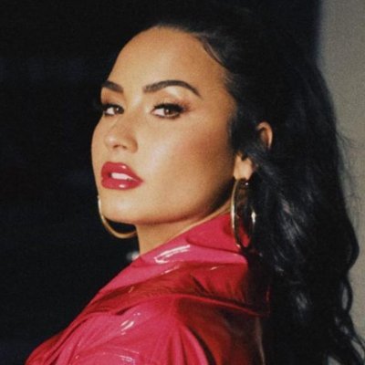 Tu nueva fuente de información en Español, sobre las últimas actualizaciones sobre la cantante, actriz y compositora Demi Lovato.