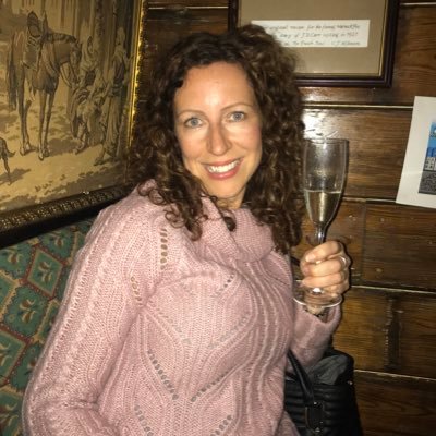 Comms woman Mon-Fri, poking into a spot of #travel writing in between ✈️ ✍️ Beat seeker 🎧 Book nerd 📚🤓Cider enthusiast 🍺 Runner 🏃♀️ Occasional oddity 🤪