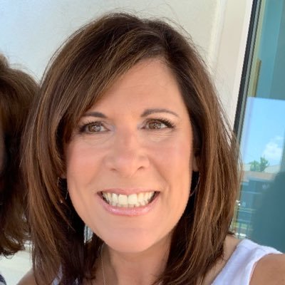 connie4232's profile picture. 🙏🏼🐶🏈🍩🇺🇸