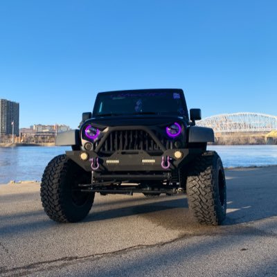 Instagram: WinnieTheJKU | Facebook: WinnieTheJKU | @tabithapaige14