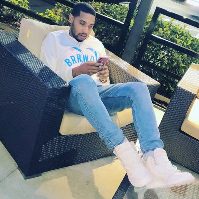 Life is a beach I’m just laying in the sand....
Jordan 1’s fan ❤️❤️
Money ain’t everything but it feel better when u got it🤘🏼