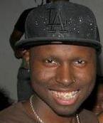 Gosta de Musica mas nao sou  cantor gosto de futebol mas nao sou jogador!rssrsrrs