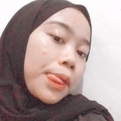 putriousity's profile picture. a smol with pleasing curves.