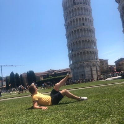 ciaranwilliamz's profile picture. Business Analyst @apple. Kerryman.