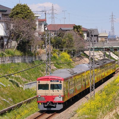 西武多摩川線の撮影をライフワークとして年間の大半は沿線に出向き鉄道情景を記録。鉄道（車両、駅舎、鉄道施設など）と人々の関わる作品づくりがテーマ。日常そこにある「一期一会の情景を記録」を大切に。 駅や沿線にて鉄道を絡めたポートレート作品も手掛けています OM-D Canon