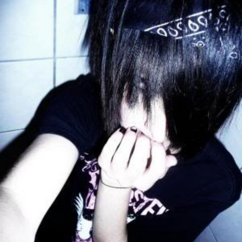 LoveHateAlex's profile picture. Save me from myself.