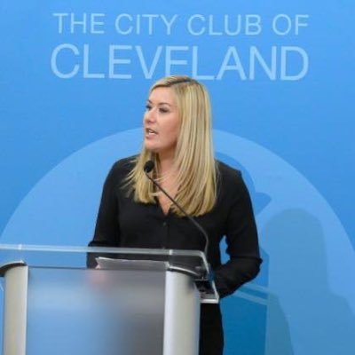 Politics+🌎 Public Affairs. @joebiden alum. masters 🚣🏼♀️@RowinginCle. Butcher's daughter @jaworskimeats. STAN @tinaturner 💃🏽. 🥇🥇🦪🗡