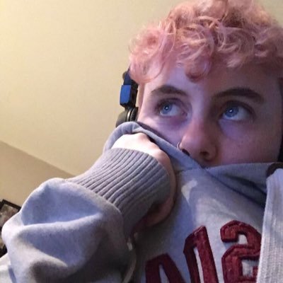 aoifedm127's profile picture. I’m tired