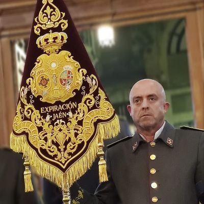 Banderín de la Banda de cornetas y tambores de santísimo cristo de la expiración.