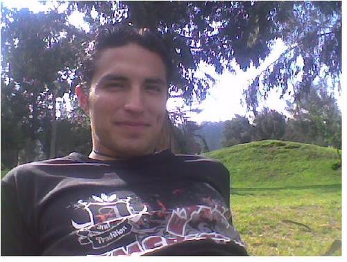 Simplemente quiero vivir esta vez...
Soy una persona casual-extrovertida y me gusta el fútbol