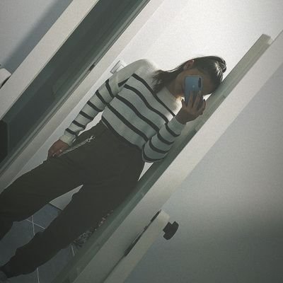 Silviia_1202's profile picture. 