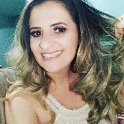 casada
mãe de Anna Vallerya
trabalha no kaze
São Paulo