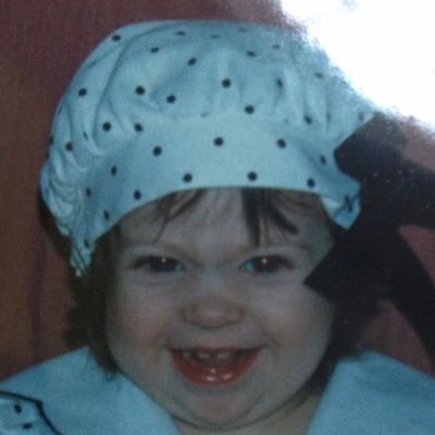 big spanakopita fan, enjoys long walks on beach & pretending we’re not in a simulation so i can participate in society. this account is 100% for the giggles