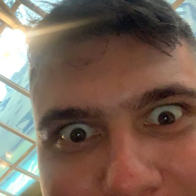 leozz_fps's profile picture. Gamer and programmer.