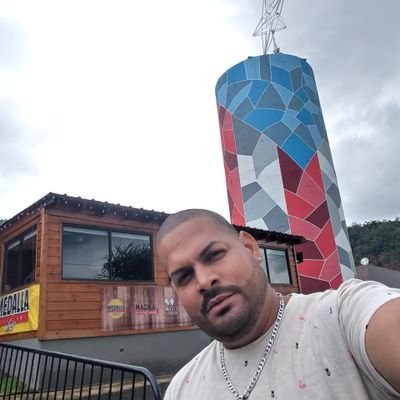 Bueno mi gente aqui un chiko de Guayanilla P.R. humilde.