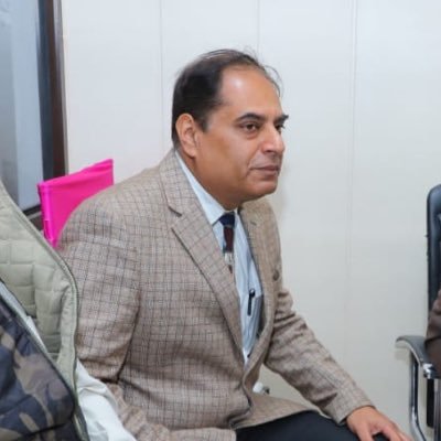 MohitNkd's profile picture. 