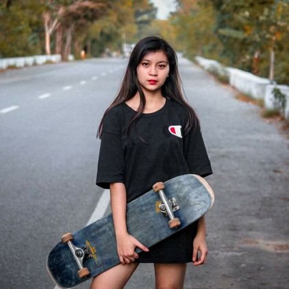 JackieL211's profile picture. love is blind.