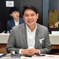 พิจารณ์ เชาวพัฒนวงศ์ (@phicharn) 's Twitter Profile