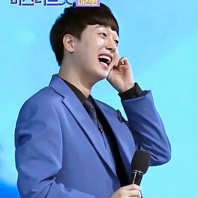 mrtrotgajoa's profile picture. 미스터트롯 구독계
혼자서 노는 계정😀