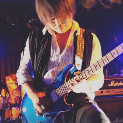ギター弾いてます。大阪在住。