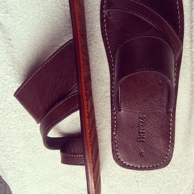 entrepeneur'ou menm ki bezwen bèl sandal'kolye braslè'revèy'plak donè'bous an kwi'enpresyon sou mayo' Inbox mw nan 47034139/33982719.