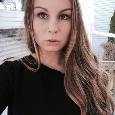 Julie étudiante de 21 ans.
Dm interdit aux mineurs.
Pas de blabla en DM, que des acheteurs ♥
#Domina #Patronne #Maitresse
