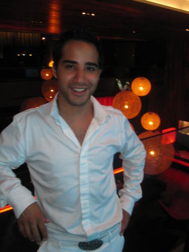 fernpena's profile picture. Co-fondateur de Extravaganza Productions,avec un ange!
A temps plein positif et serveur/gerant au Resto Le Vallier. De passage sur terre, je vis chaque moment.