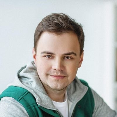 vlozovyi's profile picture. Inventor, founder @Artellence.
