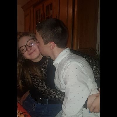 elise_jard1's profile picture. badminton🏸
W