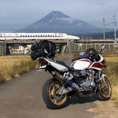 ajidon_big1's profile picture. 主にバイクとごはん垢、美味しいもの😋・キレイなところ😍・面白いところ🤣を求めて🏍️CB1300SB(2005)&CT125(2024)🐻&ND5RE(2025)・cafeツー多め🍔☕️・猫好き🐈・🐈‍⬛🏍️🍜ネタいいね多め👍・無言フォロー失礼します・おねいさんの謎垢ブロ解します👋ごめんね🥺