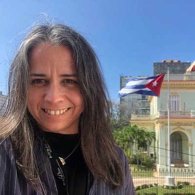 Subdirectora en la Dirección General de Asuntos Consulares y Atención a Cubanos residentes en el Exterior de la Cancillería, pero también, muchas otras cosas.