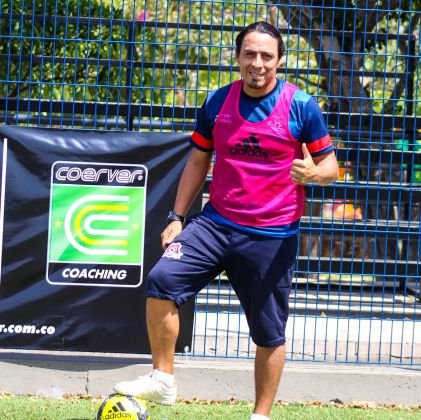 Futbolero 100%
Lic. Edu Física y DT en formación.
Publicista.
Enamorado de mi familia y mi Bull Terrier.
Seguidor de Millonarios y
Socio de @ringoamayafc