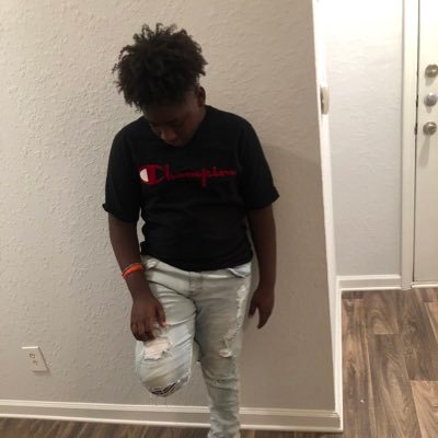 Younghooper2005's profile picture. A HOOPER🏀 14/5’’3/ATL🏙/8th grade🤪 /DMS/🐶