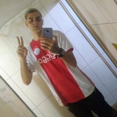 Eu quero as de cem, eu quero o mundo
Posso não viver muito, mas quero tudo pra viver muito bem