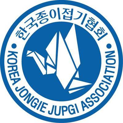 사단법인 한국종이접기협회,대한민국 문화예술상 수상단체, 한국종이문화원, 종이접기조형 강사 양성 및 각종 체험학습 등 문화교육 프로그램을 운영하고 있습니다.